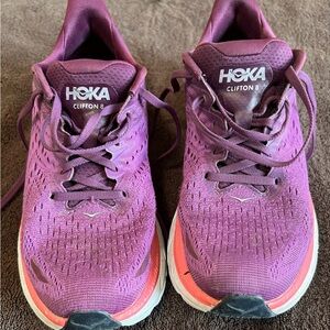 Hoka One Clifton 8 women's running shoes, size 8.5.
